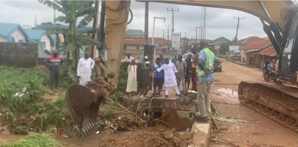 Ifesowapo-Jenriyin Community Leaders Praise Chairman Kamorudeen For Quick Response To Flood Mitigation Efforts